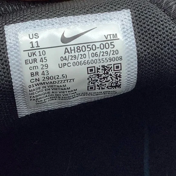 Nike Air Max 270 Triple Black AH8050-005 Sneakers - Picture 3 of 8